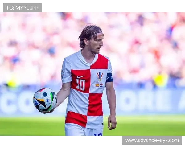 欧洲杯惊喜不断：新星崛起改写历史球队命运分析